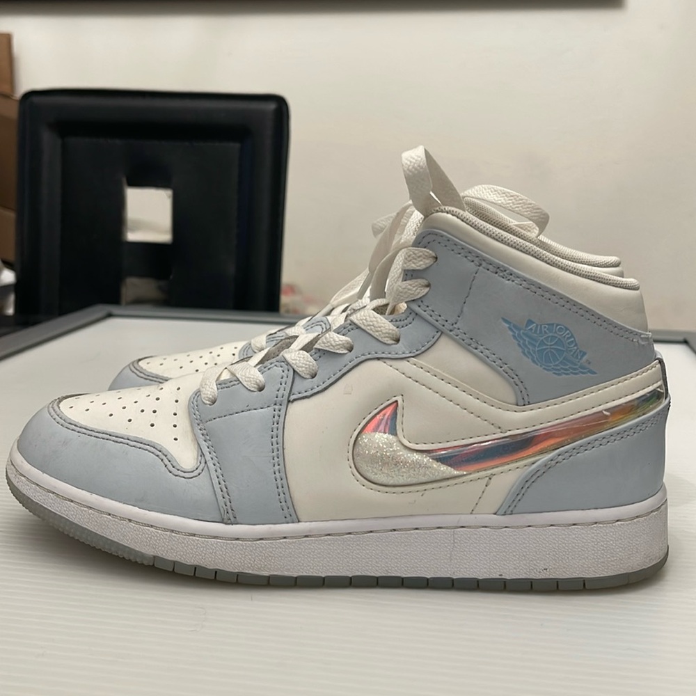 NIKE AIR JORDAN 1 MID ICE BLUE TINT BLUE BASKETBALL SNEAKERS BOYS-GIRLS SIZE 7Y